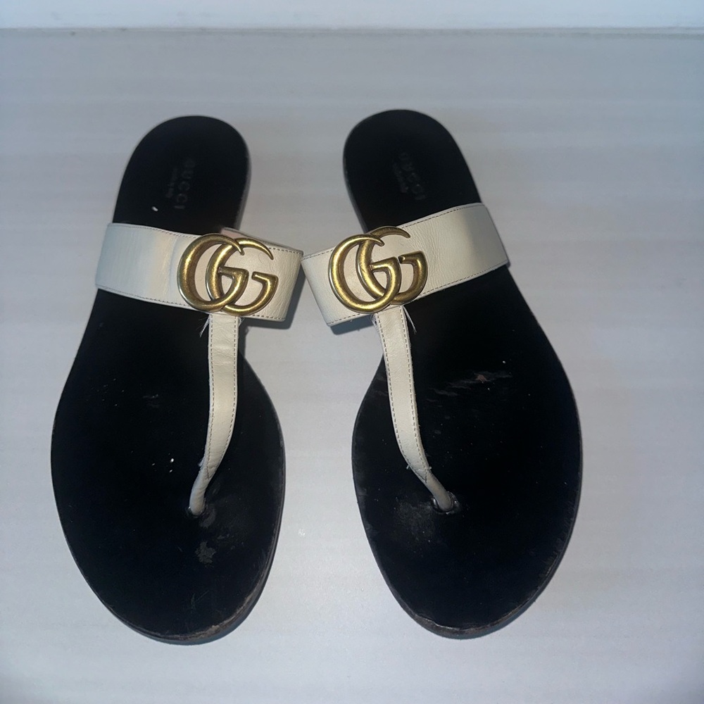 Gucci Cream and Black Sandals with Gold Logo